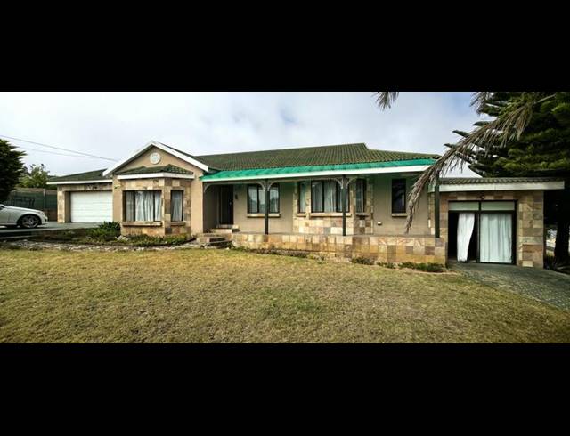 3 BEDROOM HOUSE FOR SALE IN DANA BAY